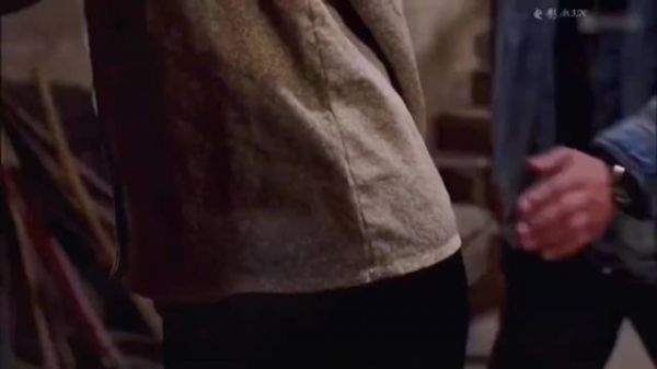 小龙和他奶奶喝喜酒去了