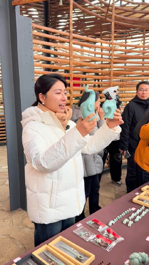 不仅逛嗨了@新闻姐 还被龙泉青瓷种草了