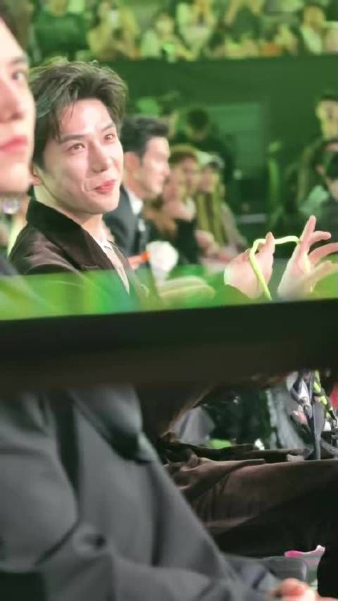 王安宇出发领奖