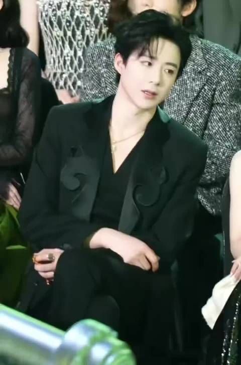 刘宇宁熟人局笑容圈粉，颜值状态在线