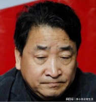 75岁姜昆的遗憾！亲女儿46岁未嫁，31岁养子孝顺懂事，身世成谜