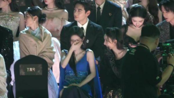 聚会聊八卦的我和我姐妹be like鞠婧祎和宋祖儿