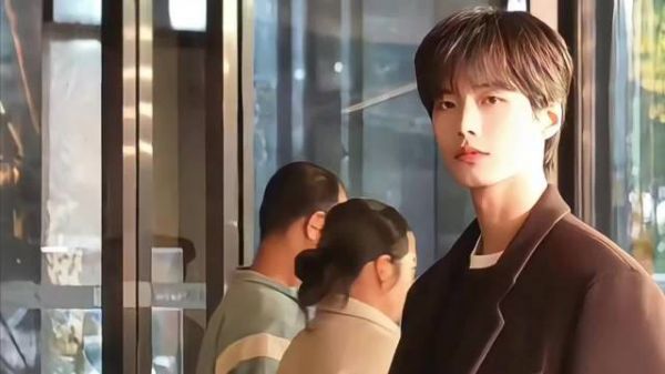 何与顺毛大衣造型展禁欲系气质