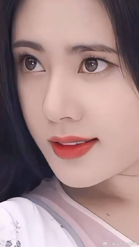 一直觉得鞠婧祎长得很像一个人，终于找到了！