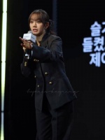 李惠利咬牙切齿的说！“我爱你一辈子”太可爱了吧！