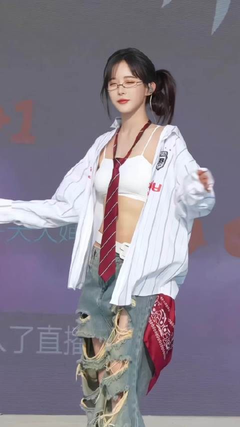 段艺璇，转圈圈