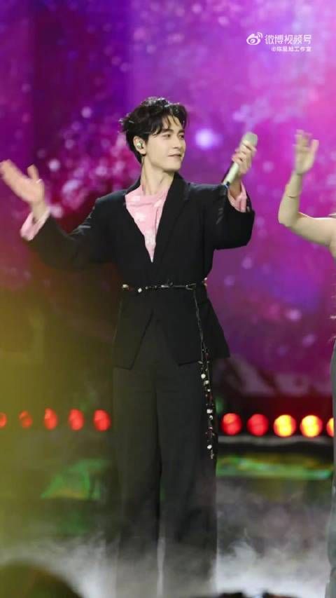 陈星旭初舞台直拍状态获赞