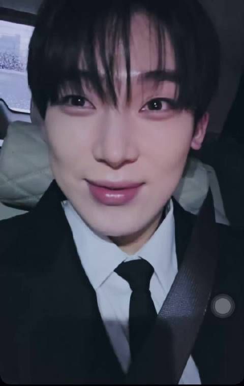 金善禹Weverse直播领奖后俏皮回应粉丝