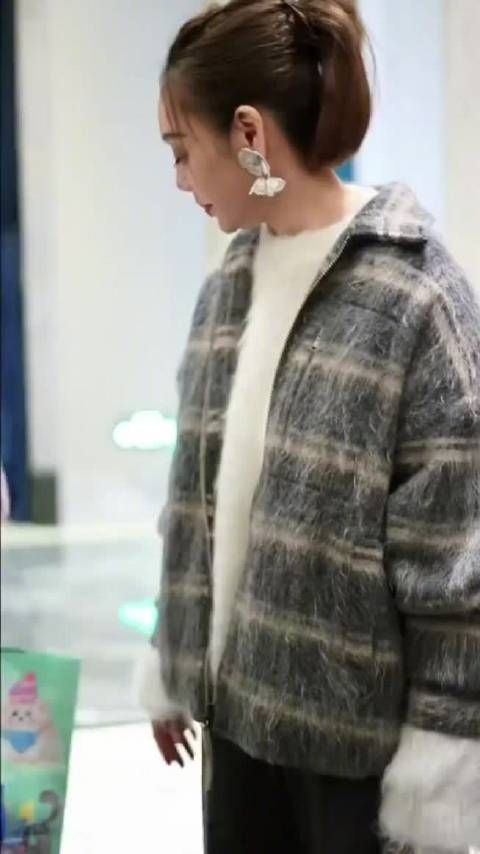 宁静回应粉丝送礼笑称小男朋友交上了