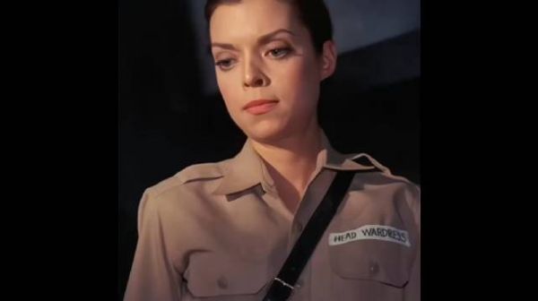 炼狱囚笼里，女囚用血肉之躯换一线生机