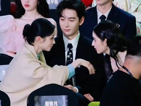 终于有艺人让这两个大妈的表情包具象化了，陈星旭到底是听还是不听？