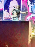 戴燕妮实力秀腰线，粉丝们直接尖叫连连！