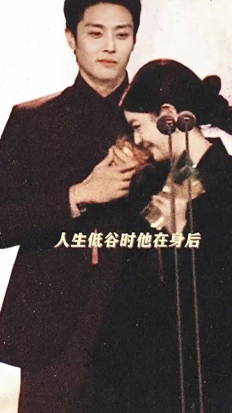 陈妍希陈靖可星光大赏互动默契诠释允许一切发生