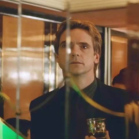 你是我未曾拥有无法捕捉的亲昵，男人的眼神好真实，电影《少年汉尼拔》