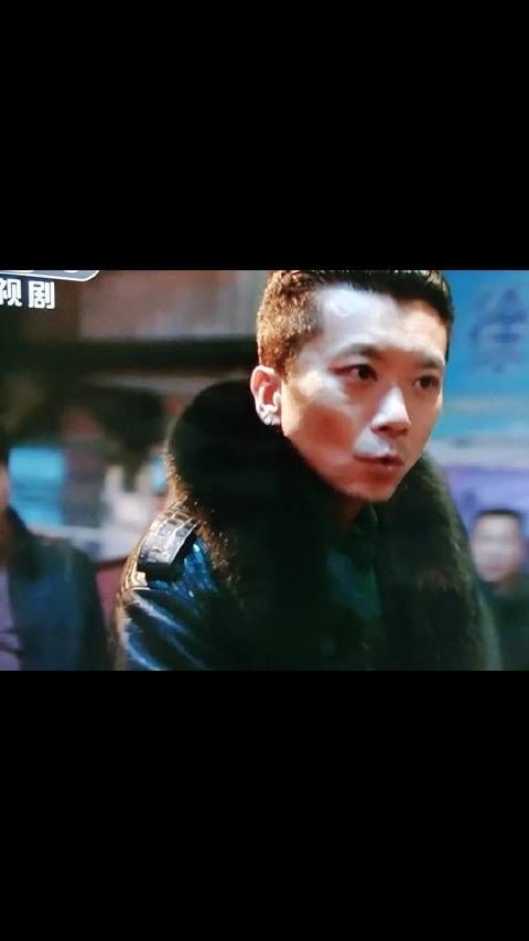 黑道老大二美离奇死亡，霍东风悲痛安葬兄弟