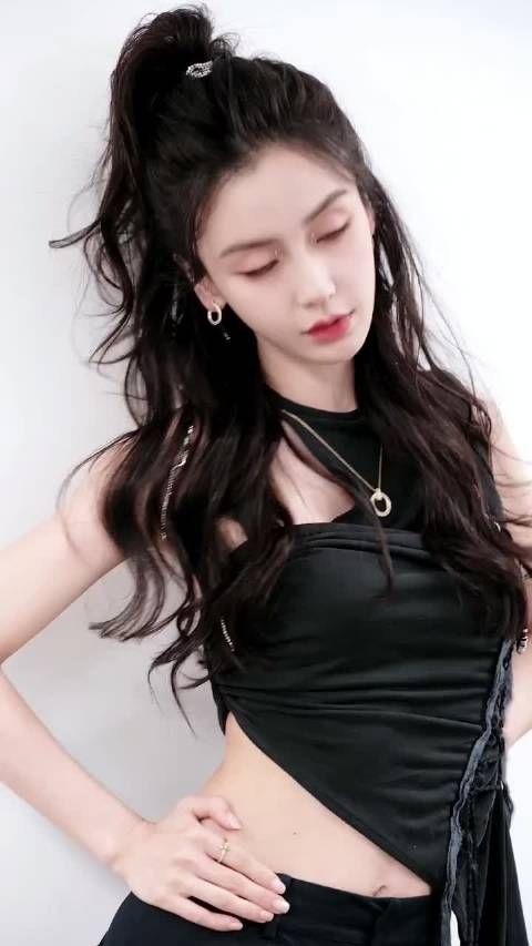 杨颖,颖妈大秀性感身材