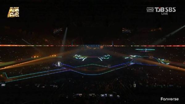 Stray Kids 在今日SBS歌谣大战带来精彩舞台！