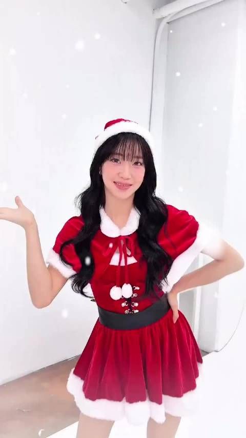STAYC发布圣诞TikTok视频，成员秀珉势银礼恩出镜