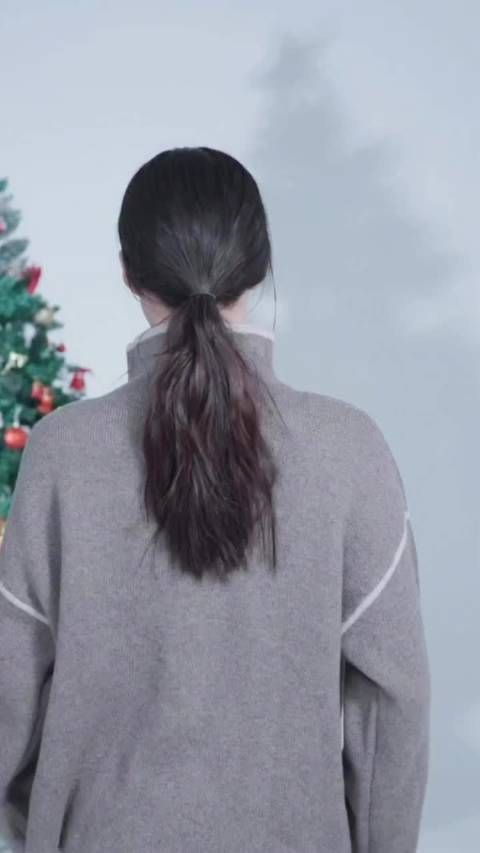 孩子们与乌尼大王今年三树同美