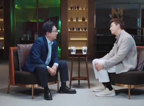 陈伟霆首谈13岁丧父，清醒通透事业生活态度获赞