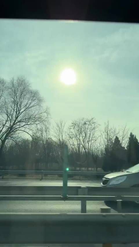 72岁赵雅芝优雅依旧，自然美感获赞