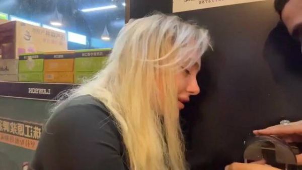 俄博主在华遭埃及男子强行搭讪