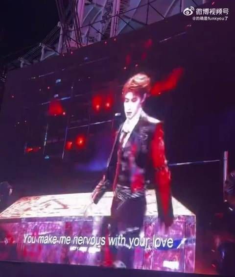 我在这个舞台出不来了