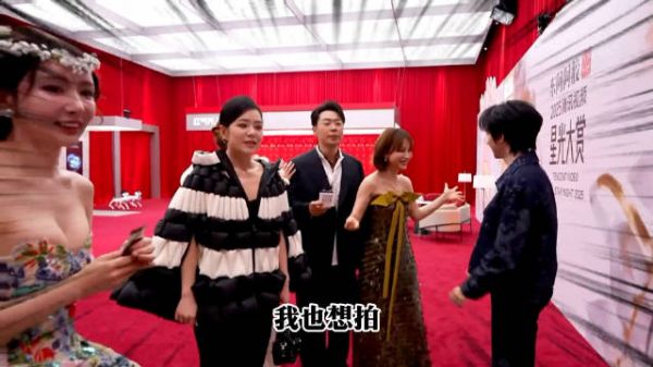 星光大赏洋相频出,庞铮居然还有课件?