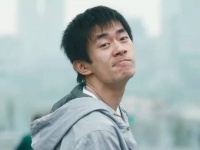 脑瘫男孩拒复读执意报考师范大学