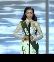 中国佳丽出场的那一刻，我才知道什么是花容月貌