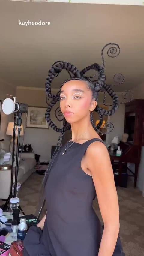 好羡慕 能把头发变着花样做造型