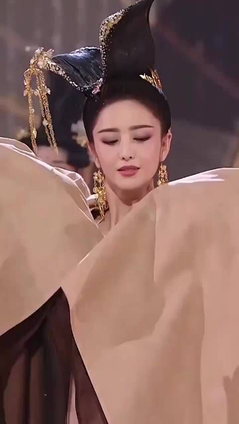 佟丽娅古典舞眼神戏好的 这个抬眸！