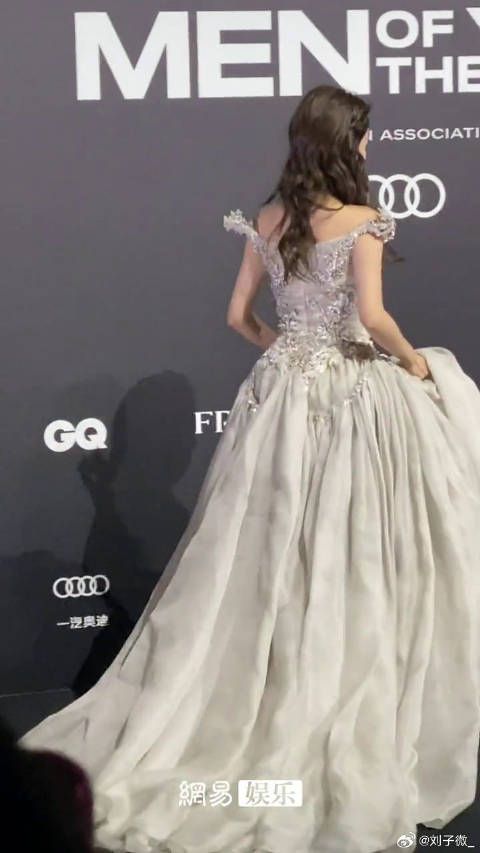 GQ盛典 造型blingbling的好美啊今天是在逃公主！