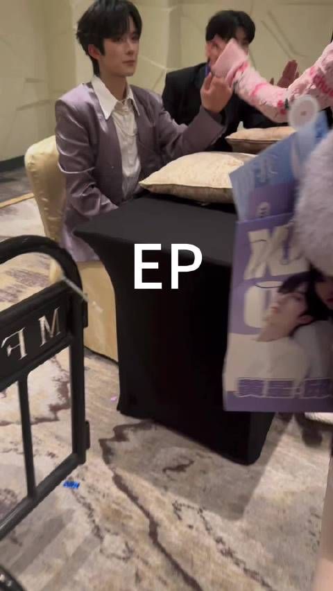 没拍到的遗憾会留在下次见 “和阿星/邱邱幸福的话请点头”