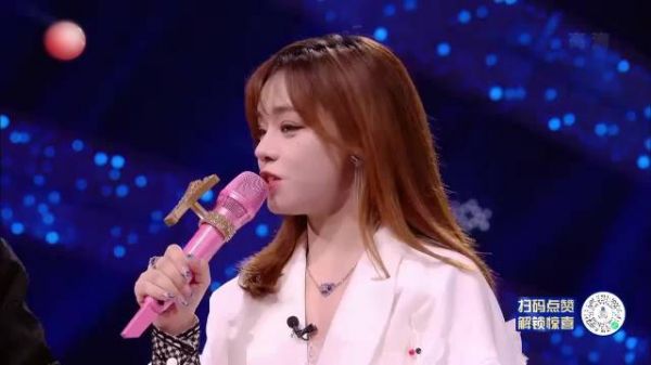 组合成立两年就解散,还要为其他歌手主持,杨丞琳表示内心煎熬痛苦