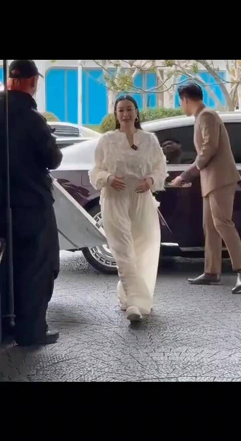 法拉利老了还是法拉利,55岁的钟丽缇完美的诠释了什么是女神