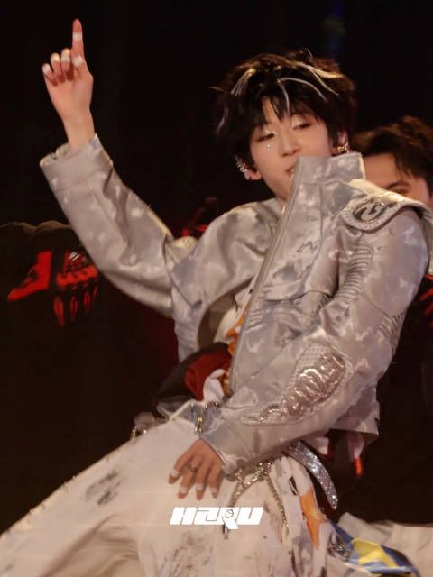 杨博文就该跳这种劲舞啊我爽飞了 老师我还要