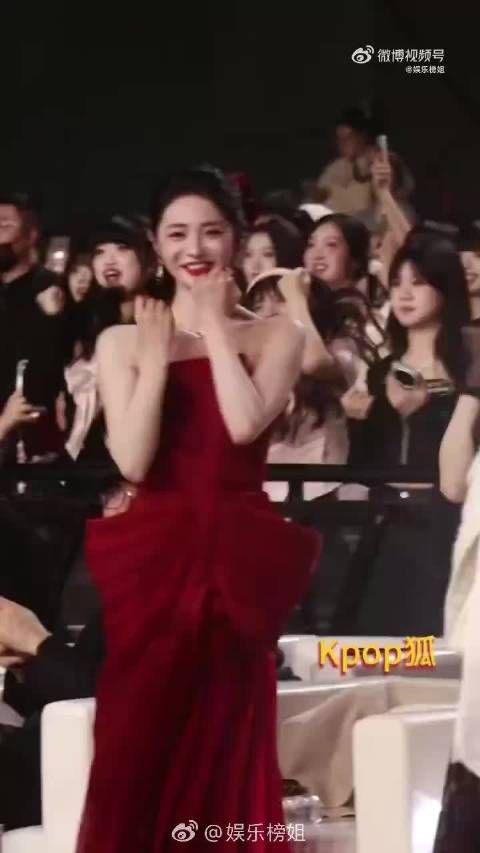 周洁琼翻跳《very very very》引回忆杀