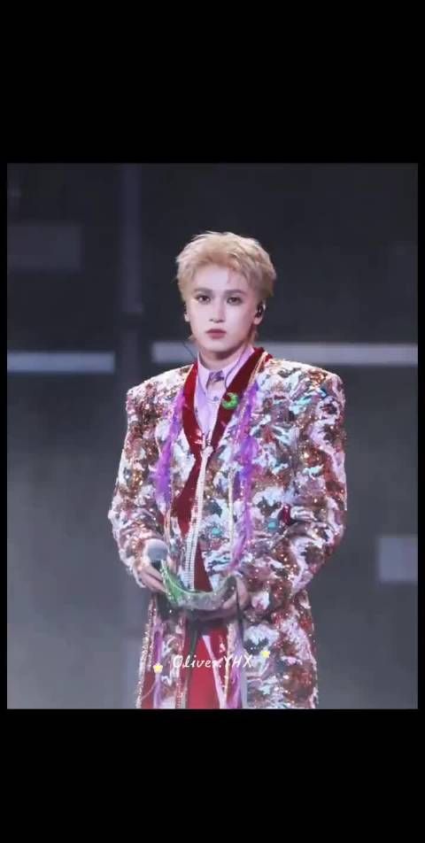 严浩翔新造型炸裂登场,这波颜值暴击你接得住吗?