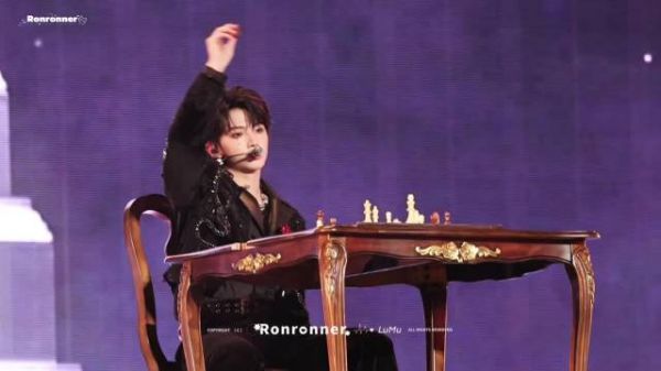 橹穆双人舞台演绎天堂的魔鬼，4K直拍引爆全网