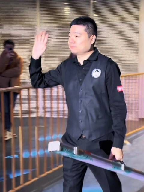 昨天的苏州表演赛,丁俊晖和傅家俊两位中国斯诺克领军人物出场!