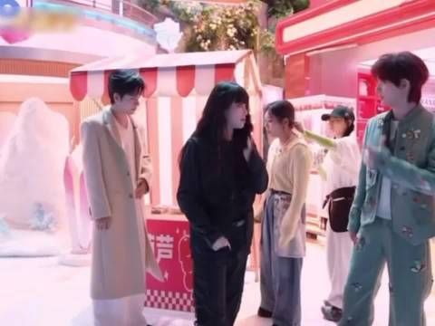 张颜齐提及丁程鑫演唱会感谢语,时代峰峻倒闭梗引热议