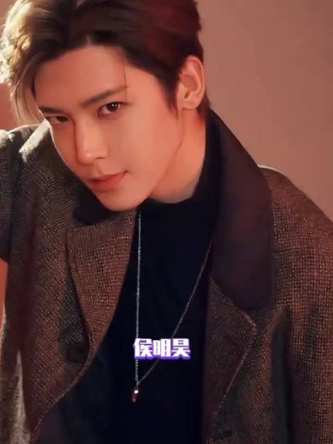 侯明昊!这把可给你演爽了！ 左边绿茶小仆人，右边痴情大妖王