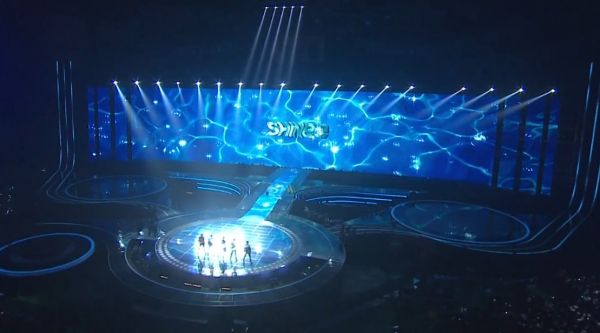 十年前的今天(151230)，SHINee 在KBS歌谣大祝祭中带来