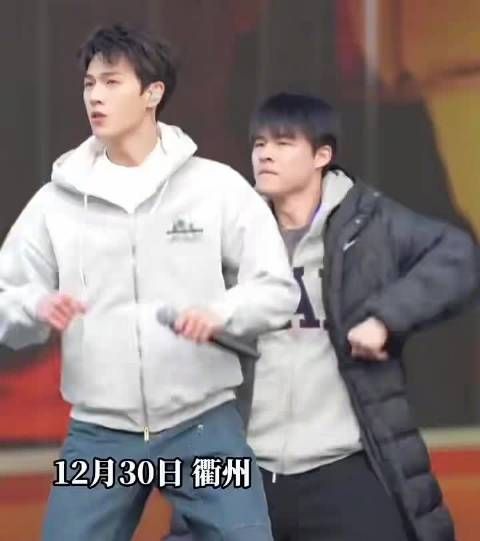 李昀锐跨年彩排舞台 是唱跳爱豆小林 等不及想看