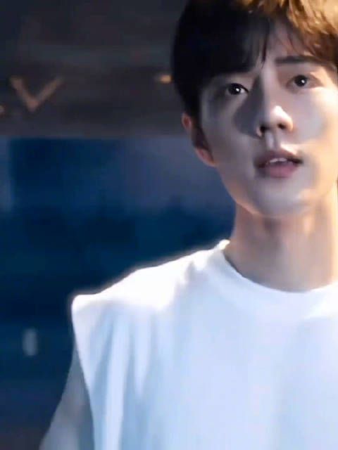 肖战跨年夜彩排路透曝光，将演唱《不要回头》