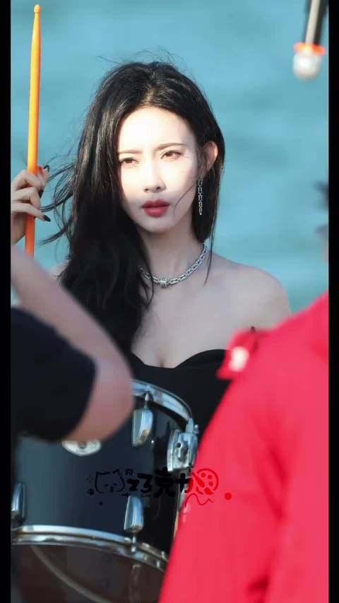 孟子义最新物料: 湖南卫视跨年晚会出图