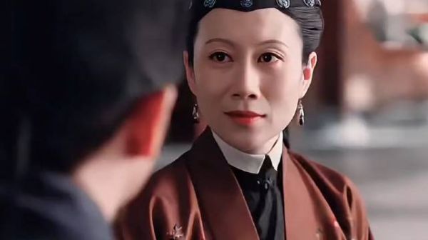 男子惦念初恋一生，晚年才知妻子当年谎言拆散姻缘