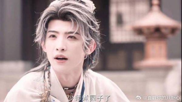 谁懂常华森演的修狗有多可爱，狗狗一闻有吃的就来劲