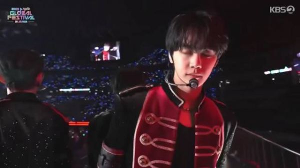 ZB1穿aespa服装登KBS音乐银行全球庆典舞台